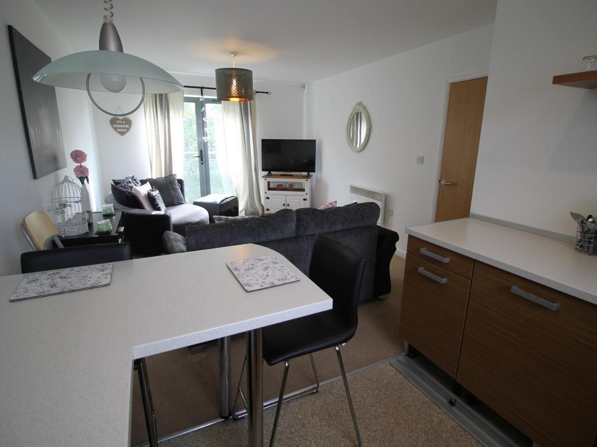 Radyr Place Apartments By Cardiff Holiday Homes Екстер'єр фото