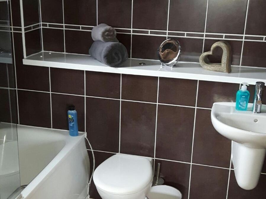 Radyr Place Apartments By Cardiff Holiday Homes Екстер'єр фото
